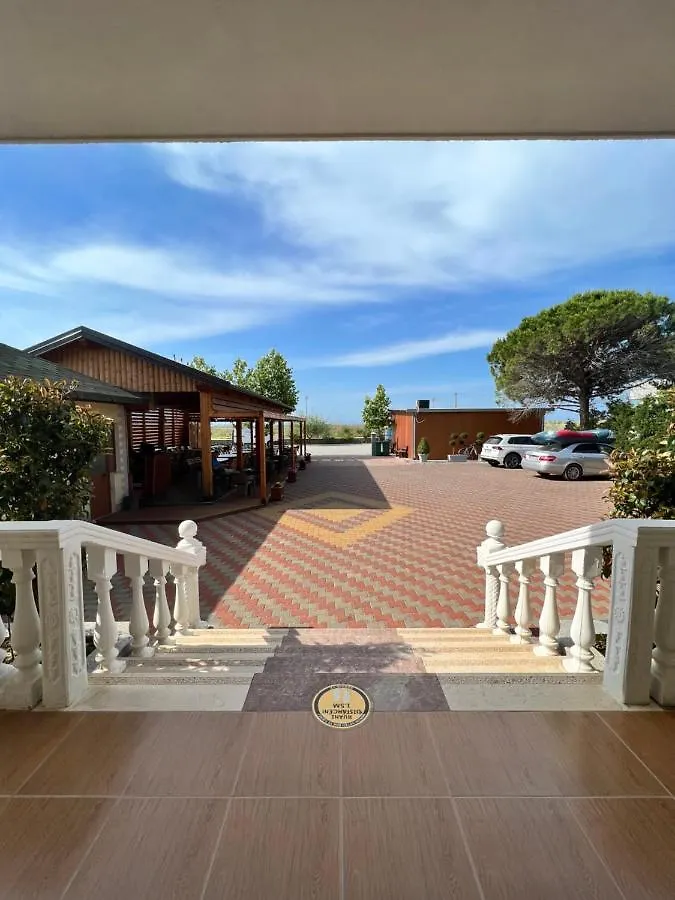 Kamberi Hotel & Apartments Velipojë