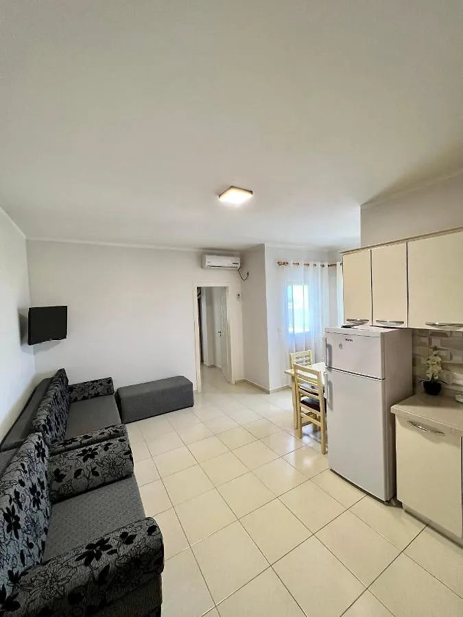 **  Kamberi Hotel & Apartments Velipojë Albania