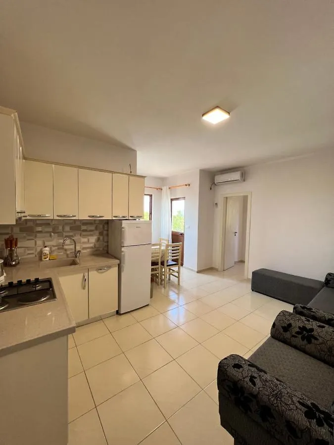 Kamberi Hotel & Apartments Velipoja