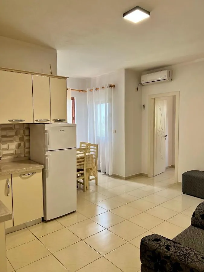 Kamberi Hotel & Apartments Velipojë