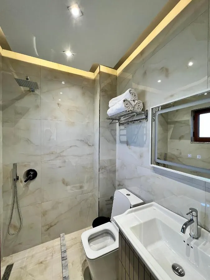Kamberi Hotel & Apartments Velipojë