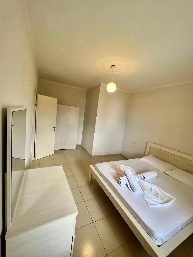 Kamberi Hotel & Apartments Velipojë