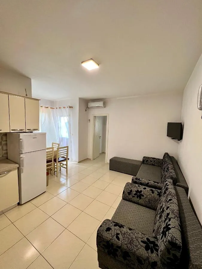 Kamberi Hotel & Apartments Velipojë