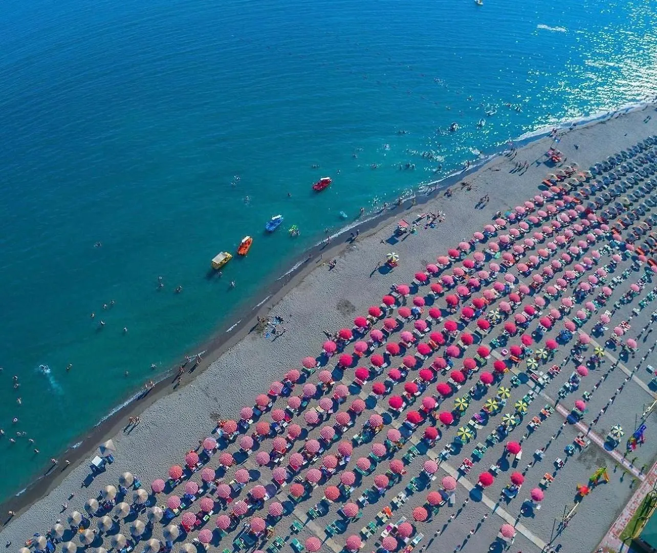 Kamberi Hotel & Apartments Velipojë